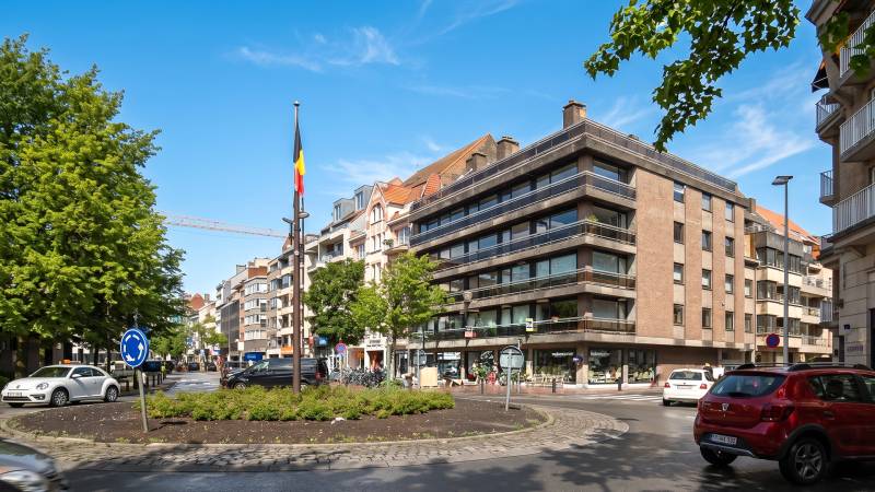 VERKOOP Garage Knokke-Heist 16 Staanplaatsen / Lippenslaan