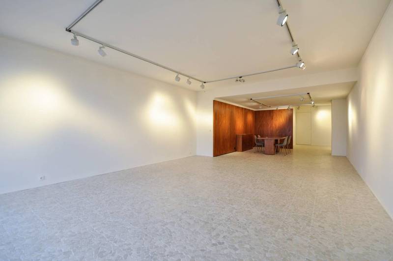 VERKOOP  Knokke-Zoute - Handelspand gelegen op de Zeedijk