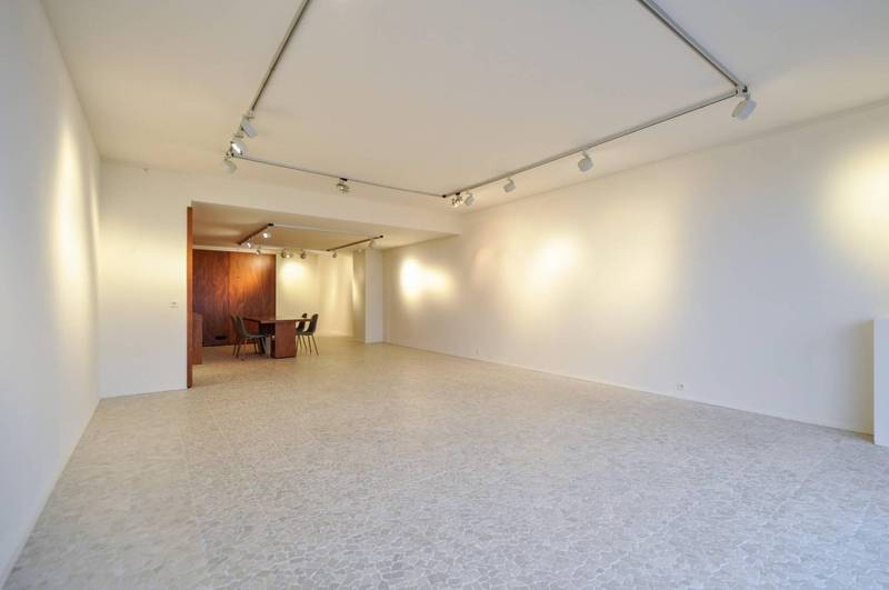 VERKOOP  Knokke-Zoute - Handelspand gelegen op de Zeedijk